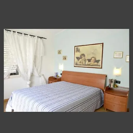 With 3 Bedrooms In Cea Barisardo With Enclosed Garden 300 M From The Beach *