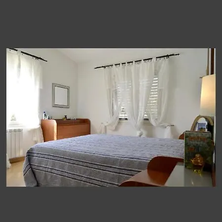 With 3 Bedrooms In Cea Barisardo With Enclosed Garden 300 M From The Beach Apartamento