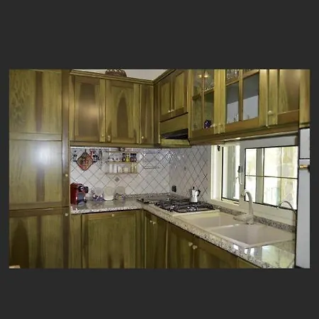 With 3 Bedrooms In Cea Barisardo With Enclosed Garden 300 M From The Beach *