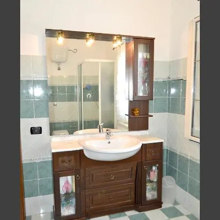 With 3 Bedrooms In Cea Barisardo With Enclosed Garden 300 M From The Beach *
