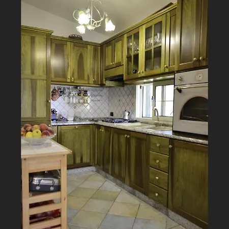 With 3 Bedrooms In Cea Barisardo With Enclosed Garden 300 M From The Beach * Bari Sardo